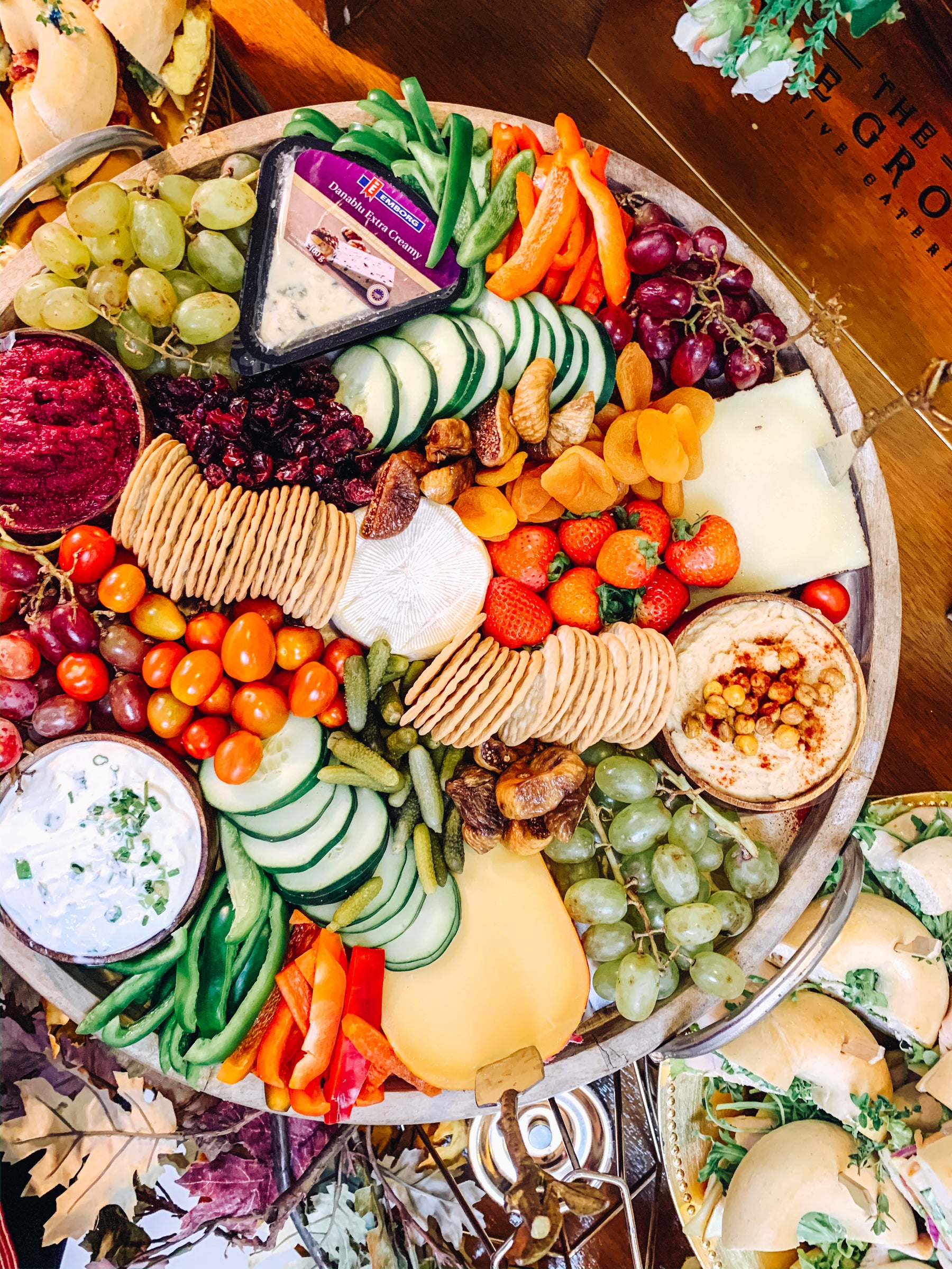 VEGETARIAN GRAZING PLATTER/BOX