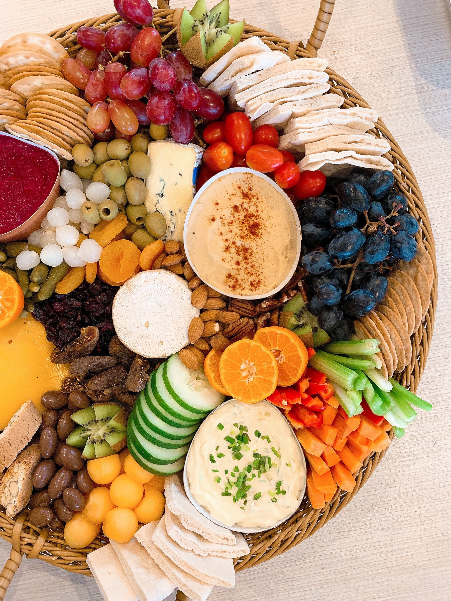 VEGETARIAN GRAZING PLATTER/BOX